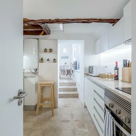 Daire Renovated Typical Baixa Apartment, By Timecooler