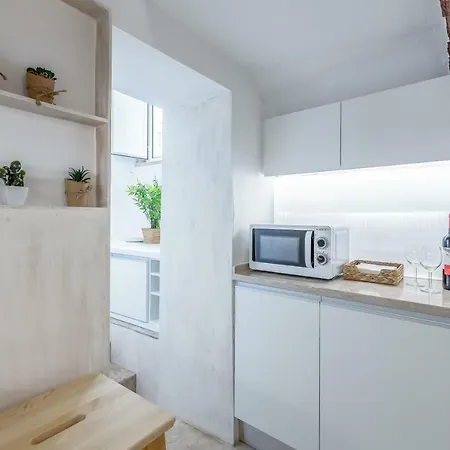 Renovated Typical Baixa Apartment, By Timecooler アパート *