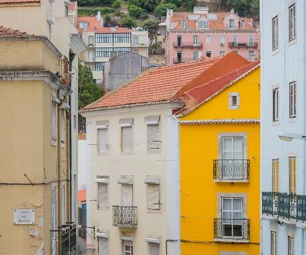 Renovated Typical Baixa Apartment, By Timecooler *
