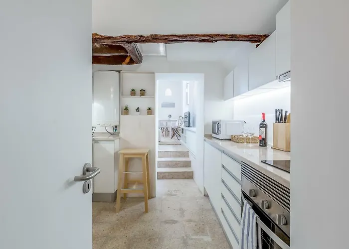 Lejlighed Renovated Typical Baixa Apartment, By Timecooler