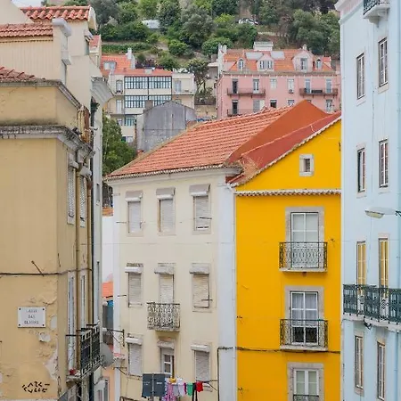 Renovated Typical Baixa Apartment, By Timecooler *